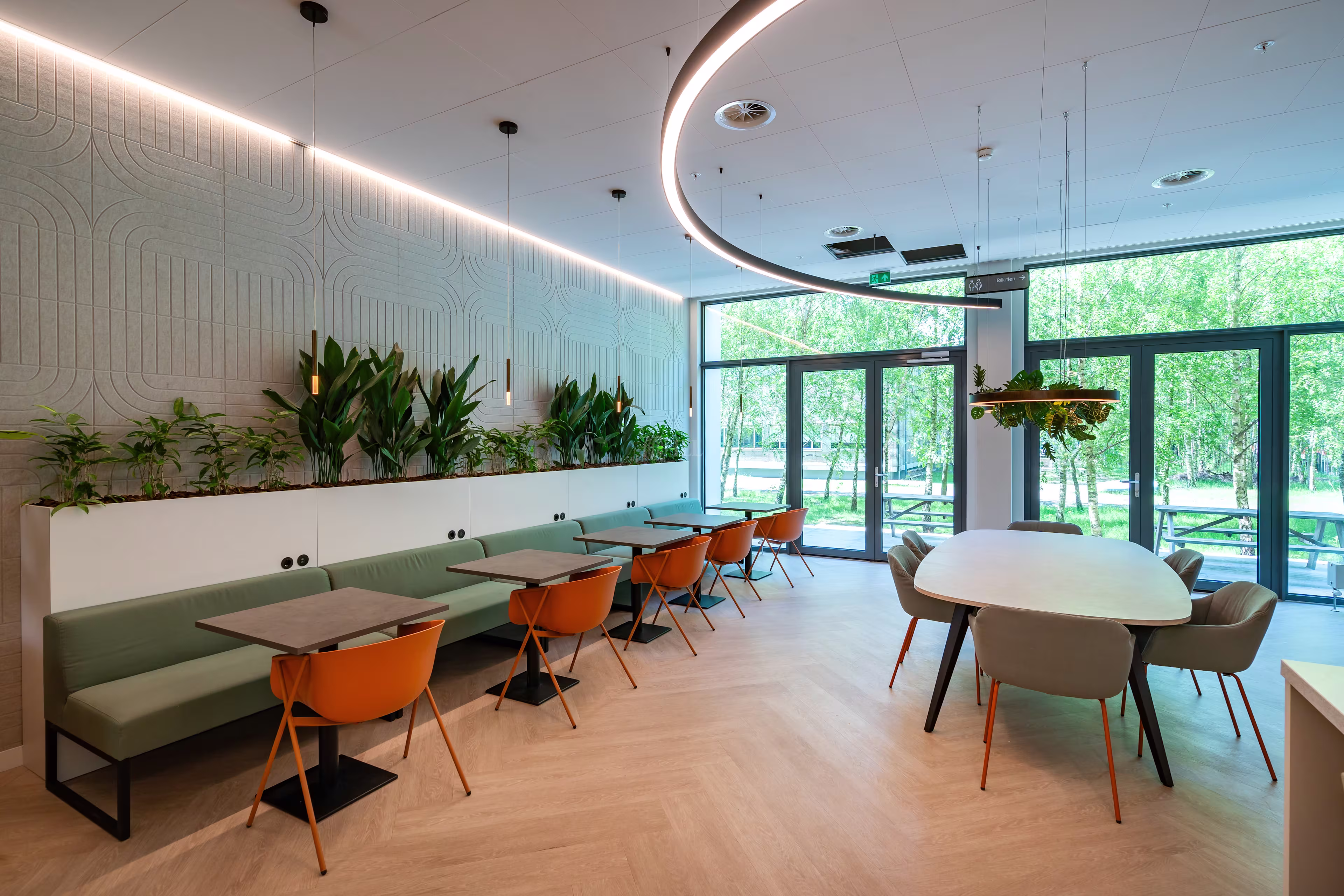 High Tech Campus 37