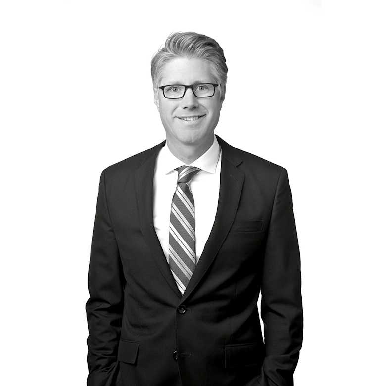 Portrait of Chris Elsenbach, Managing Director at JLL in Portland