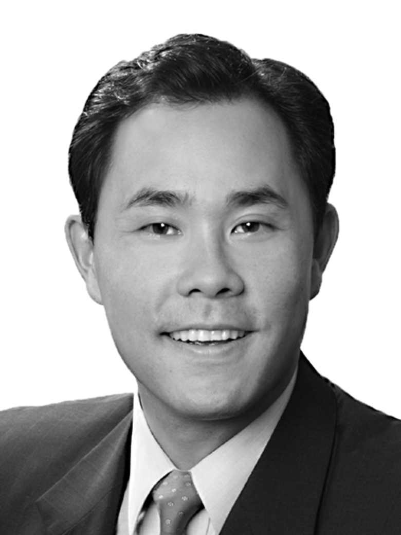 Portrait of Keenan J.S. Sue, Senior Vice President at JLL in Honolulu
