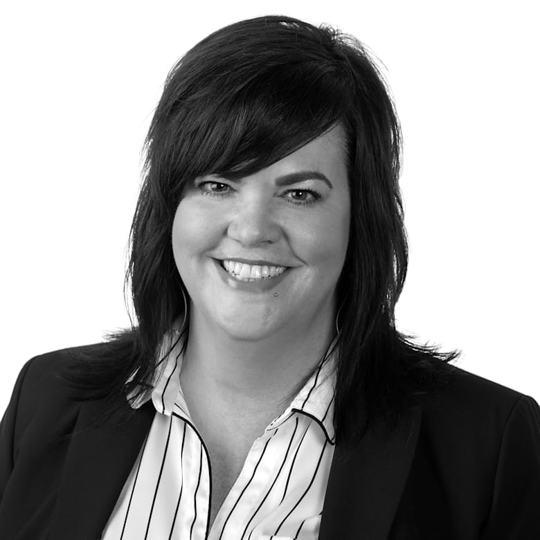 Portrait of Stephanie MacLeod, Managing Director at JLL in San Diego