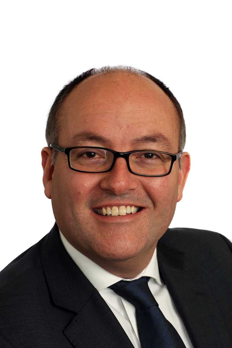 Portrait of Matthew Maddox, Director – Retail at JLL in London