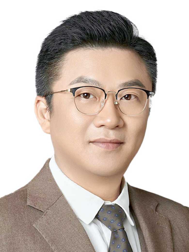 Portrait of Frank Zhang, Group Account Director of Technology Industry, Work Dynamics, China at JLL in Shanghai