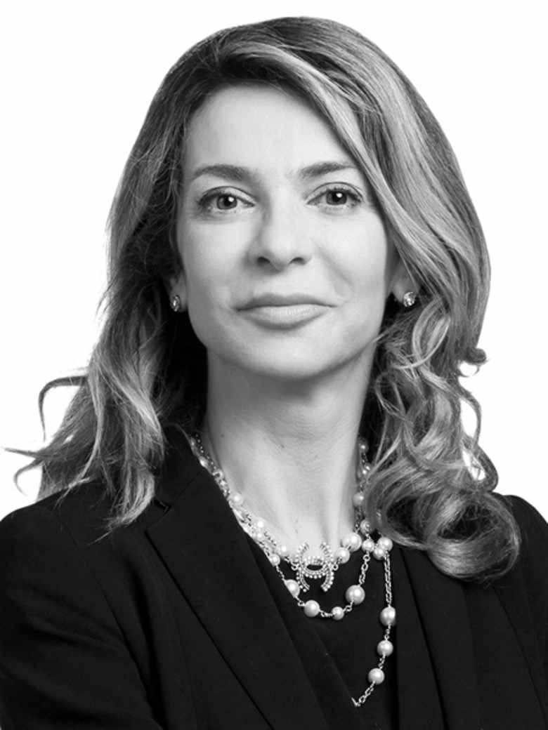Portrait of Barbara Cominelli, CEO Italy at JLL in Milano