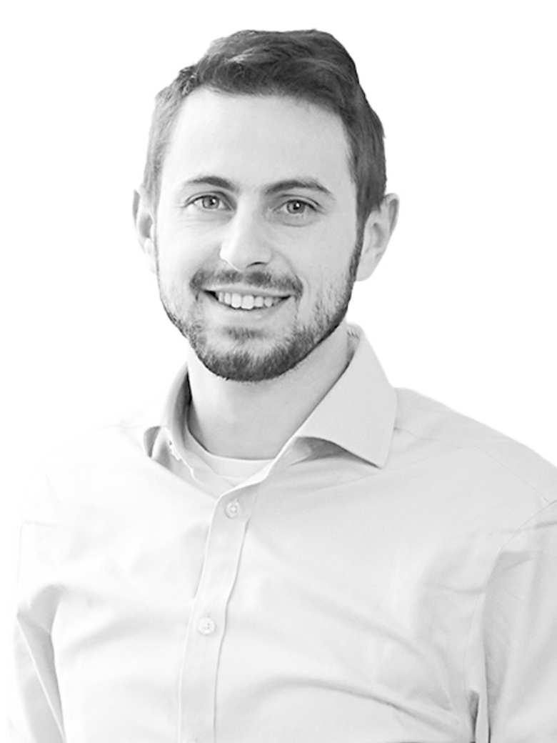 Portrait of Eli Harris, Senior Surveyor at JLL in Manchester