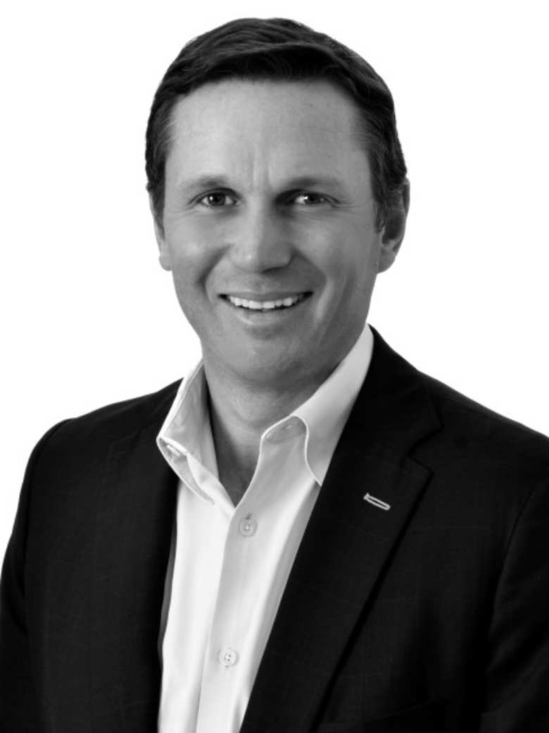 Portrait of Jim Schoolfield, Senior Managing Director at JLL in Los Angeles