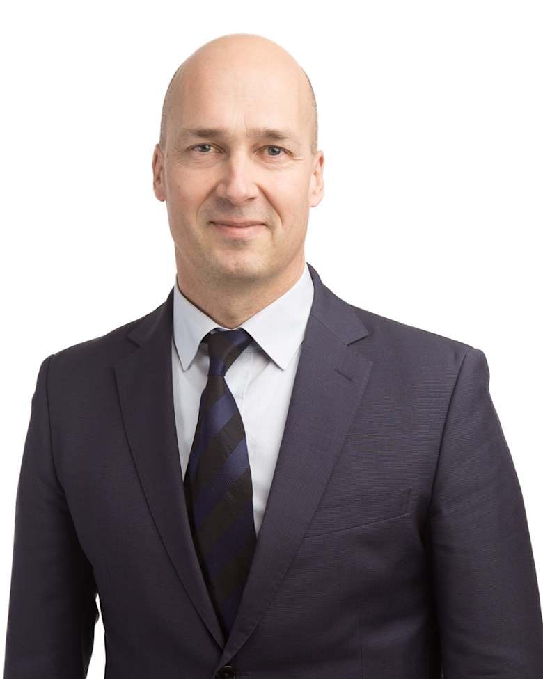 Portrait of Boris Wachter, Senior Director Investment Hanover at JLL in Hannover