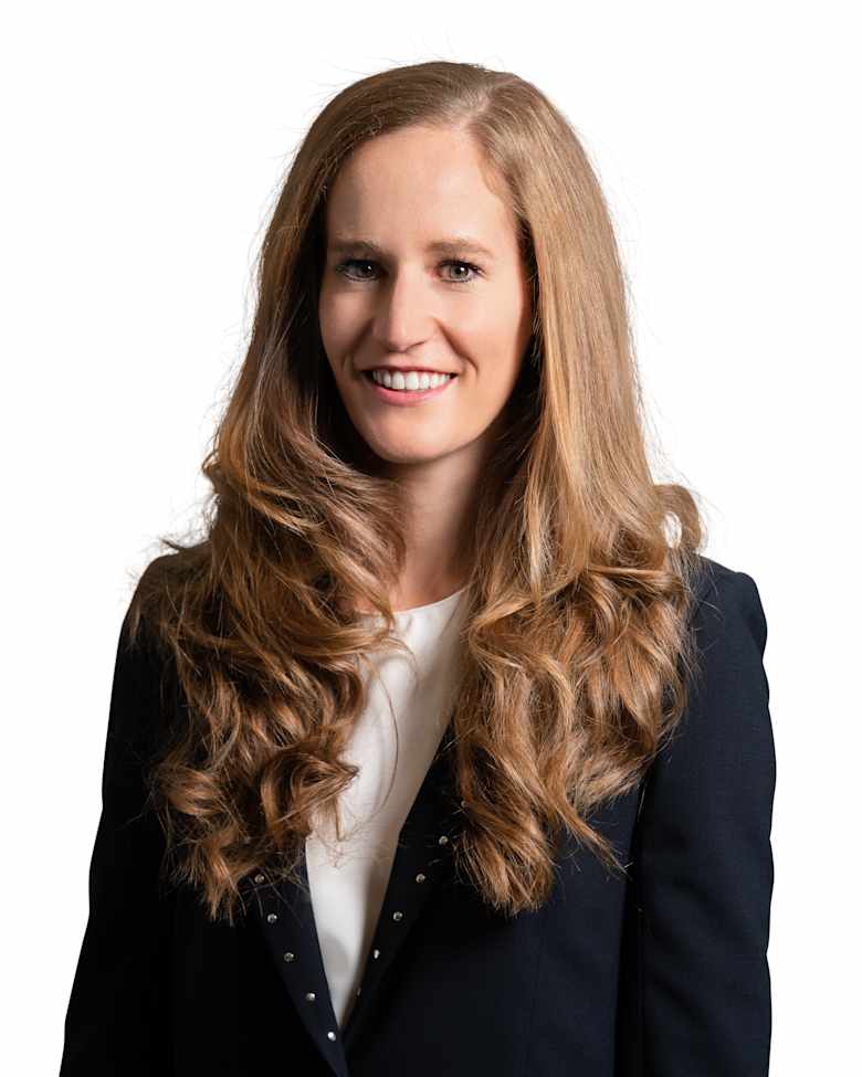 Portrait of Andrea Fuhrer, Vice President Capital Markets at JLL in Zurich