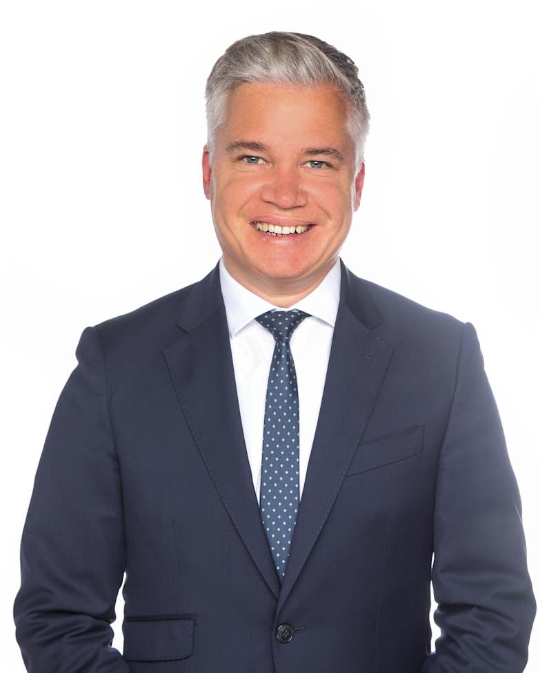 Portrait of Sven Wehrenberg, Senior Team Leader Office Investment NRW at JLL in Cologne