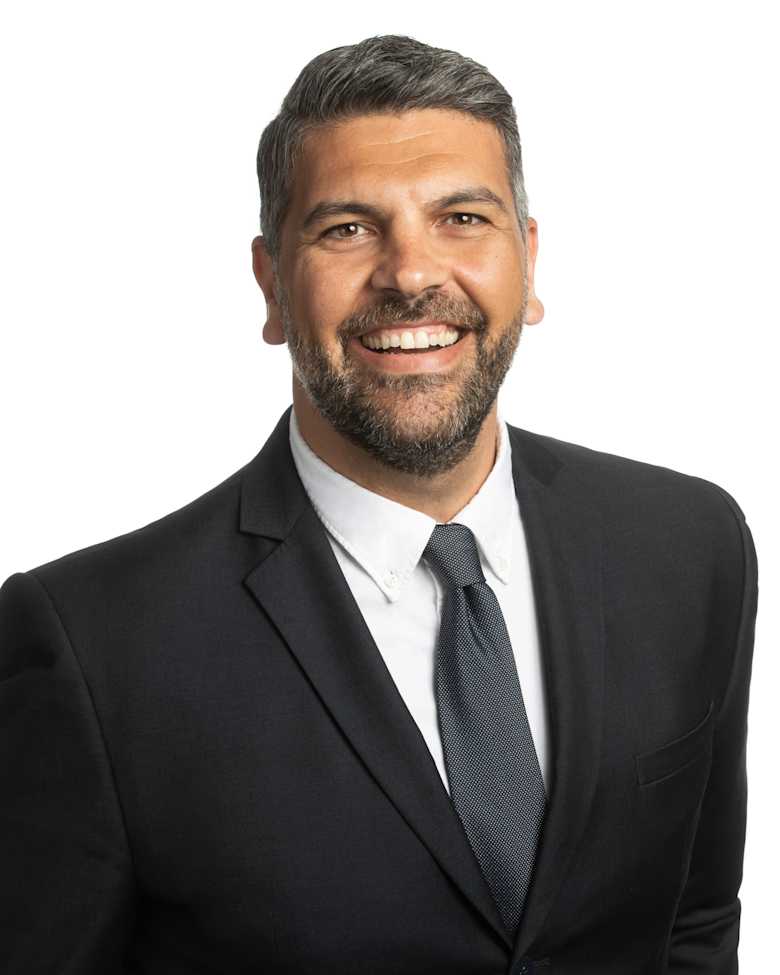 Portrait of Vergilios Papathomas, Team Manager Project Management Base Build & Fit-out Region Central at JLL in Frankfurt
