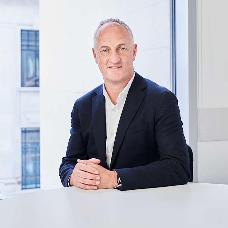 Portrait of Tim Vallance, Executive Director International Capital Markets at JLL in London
