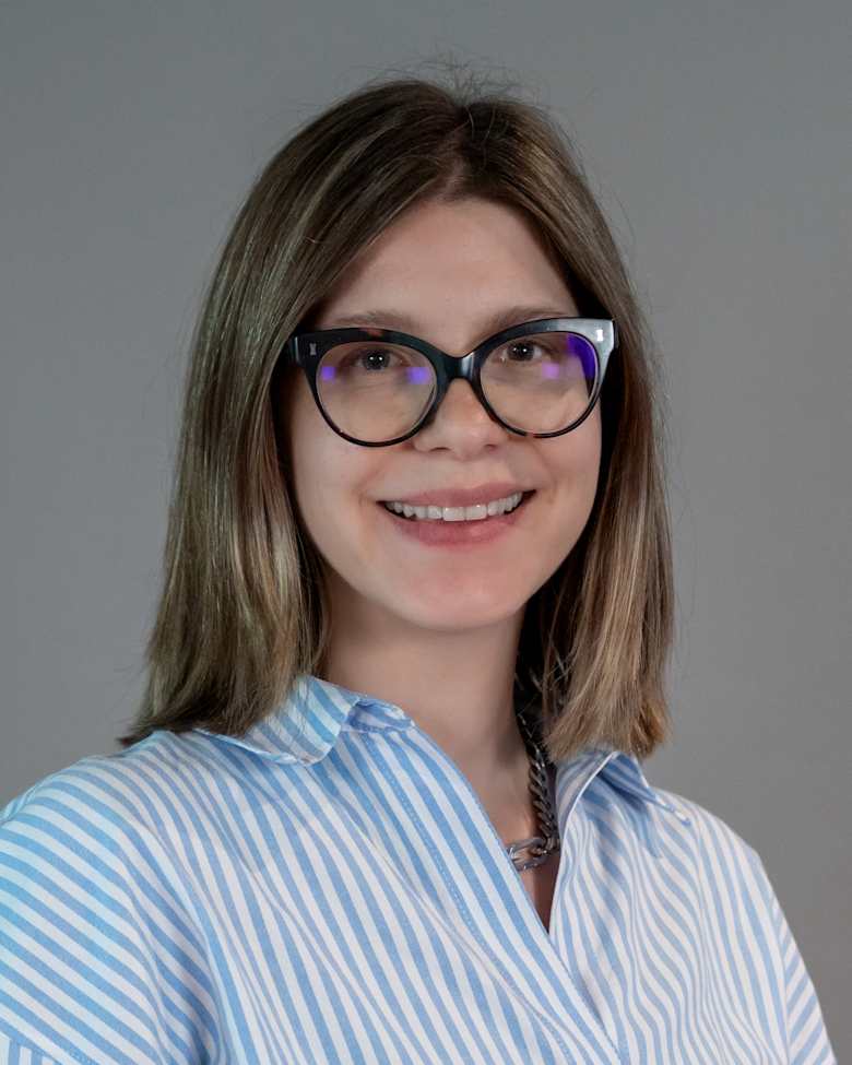 Portrait of Jen Smirnova, Senior Director, Debt Advisory at JLL in Singapore