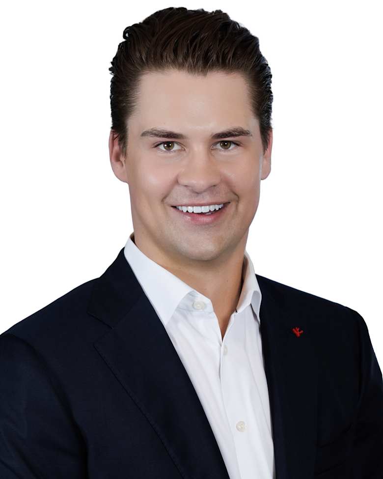 Portrait of Austin Snedden, Senior Director, Capital Markets at JLL in Denver