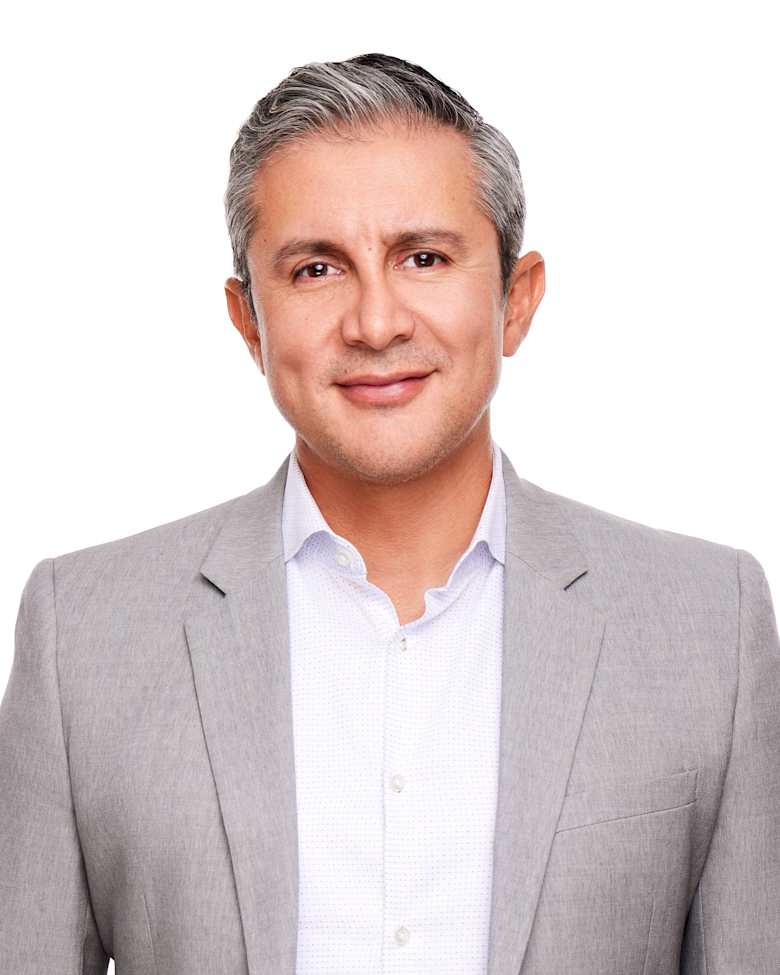 Portrait of Marcelo Garcés, Senior Vice President at JLL in Seattle