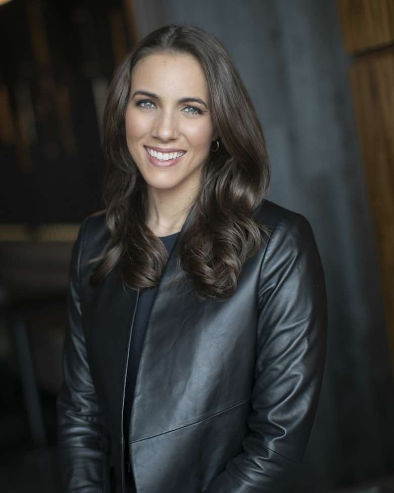 Portrait of Daniella Hemsley, Senior Vice President at JLL in Chicago