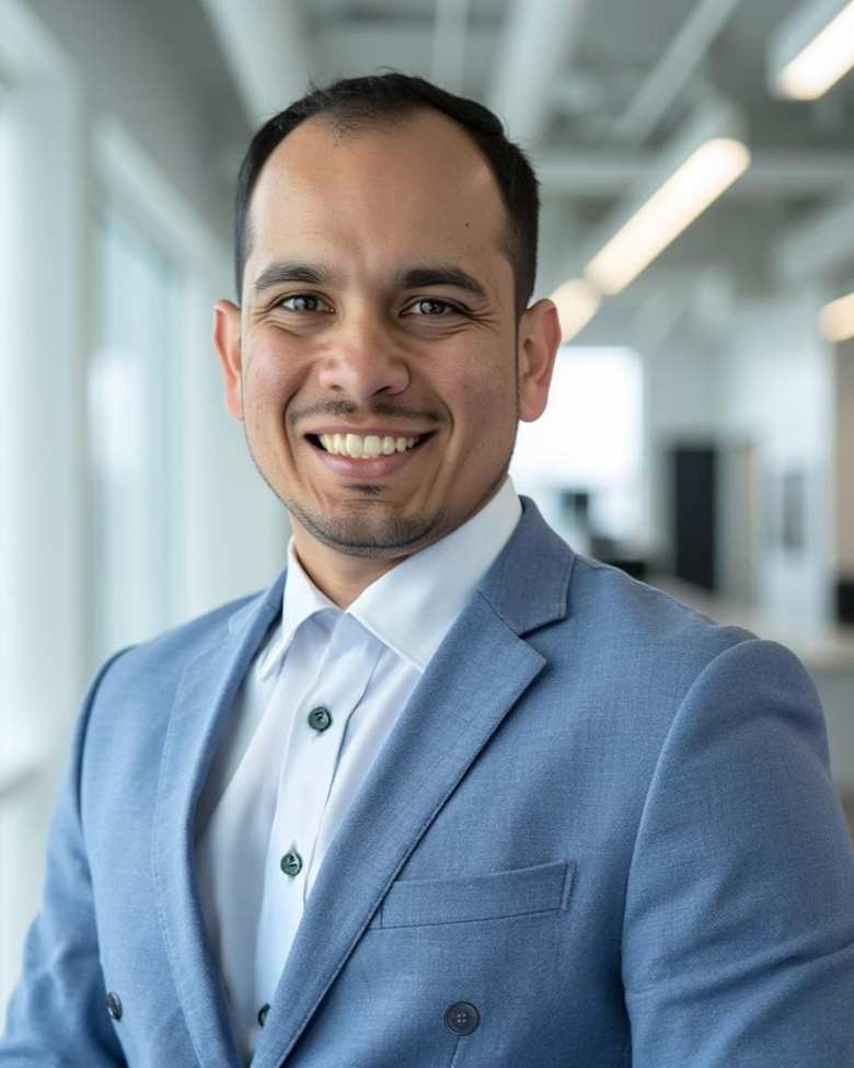 Portrait of Billy Rodriguez, Senior Vice President at JLL in Orlando