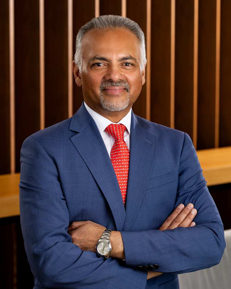 Portrait of Sanjay Rishi, CEO, Work Dynamics, Americas and Head of Industries at JLL in Chicago