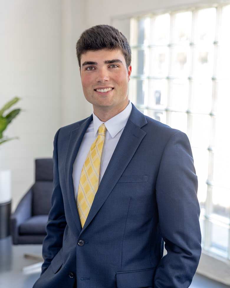 Portrait of Graham Cash, Associate, Brokerage at JLL in Dallas