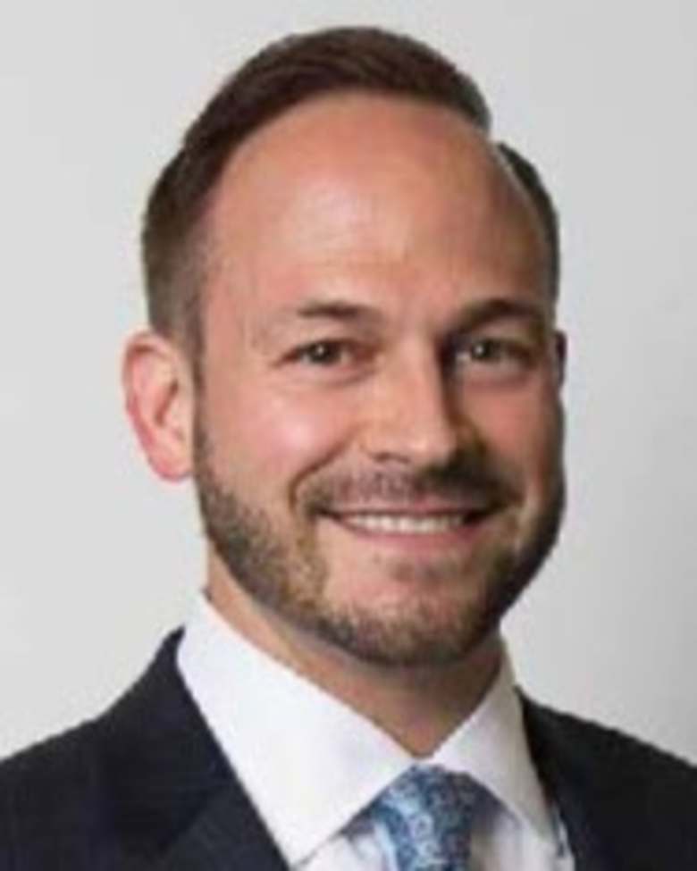 Portrait of Robert Tamillo, Senior Managing Director at JLL in Chicago