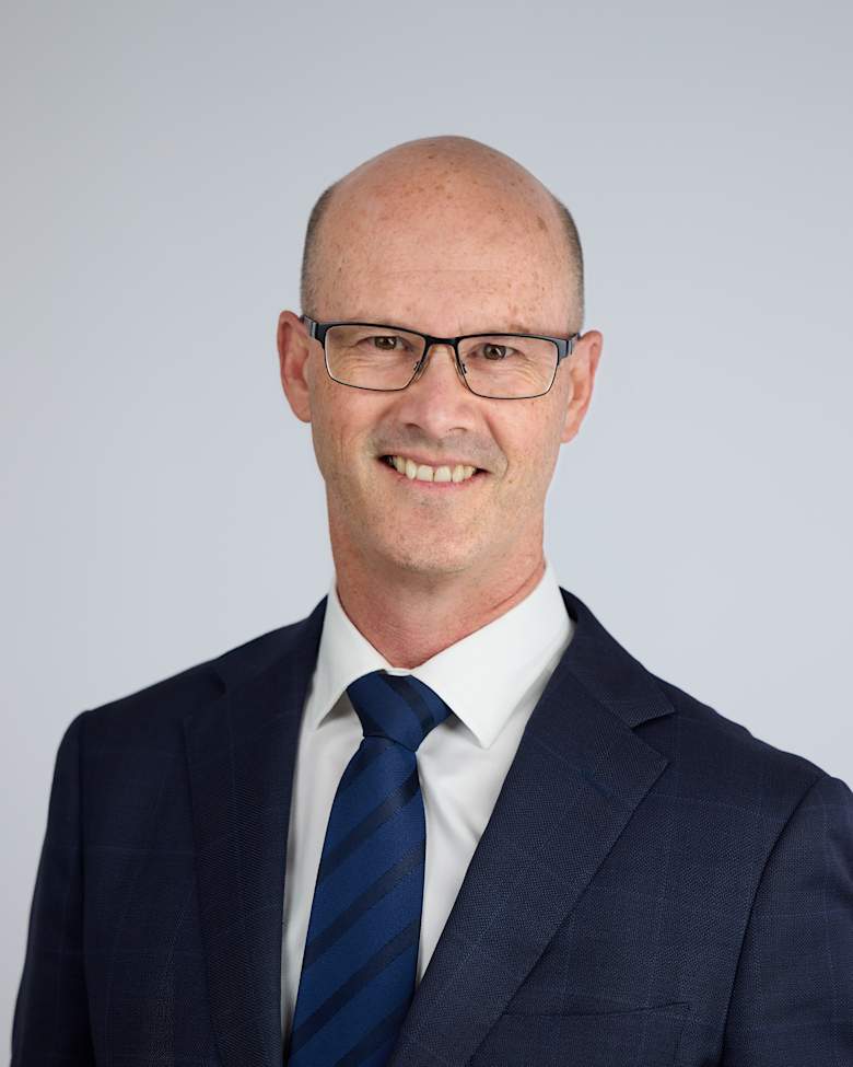 Portrait of Gus Moors, Managing Director, Head of New South Wales Investment Sales at JLL in Sydney