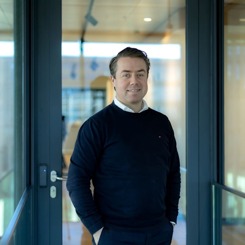 Portrait of Diederik Nijhuis, Consultant Leasing Advisory | Industrial & Logistics at JLL in Amsterdam