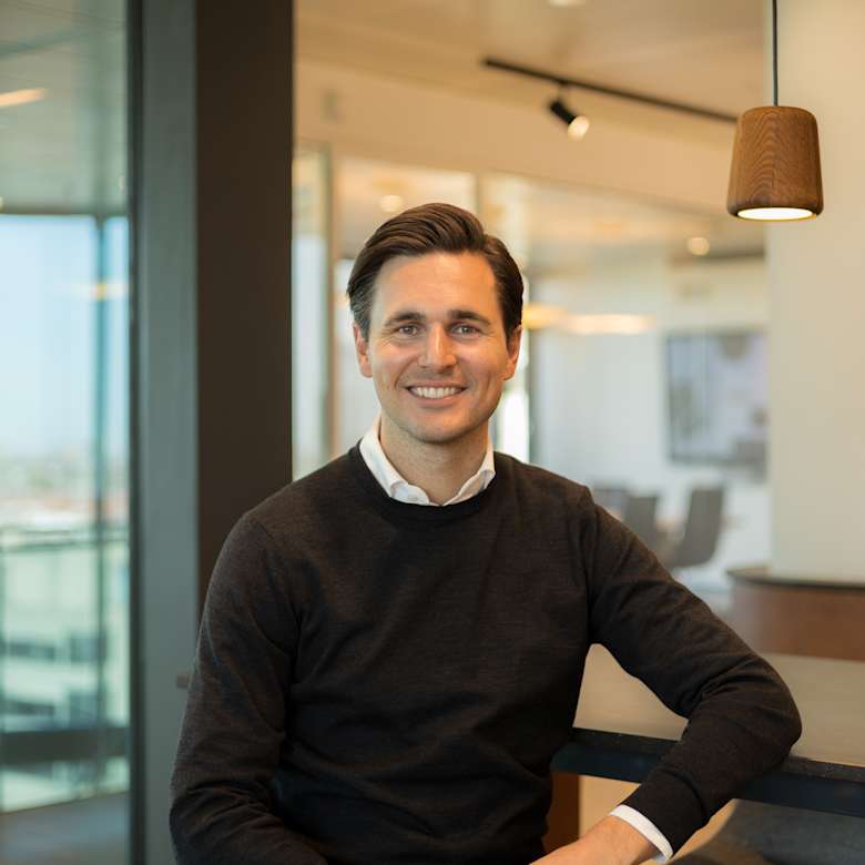 Portrait of Martijn Steenvoorden, Consultant - Leasing Advisory | Industrial & Logistics at JLL in Amsterdam