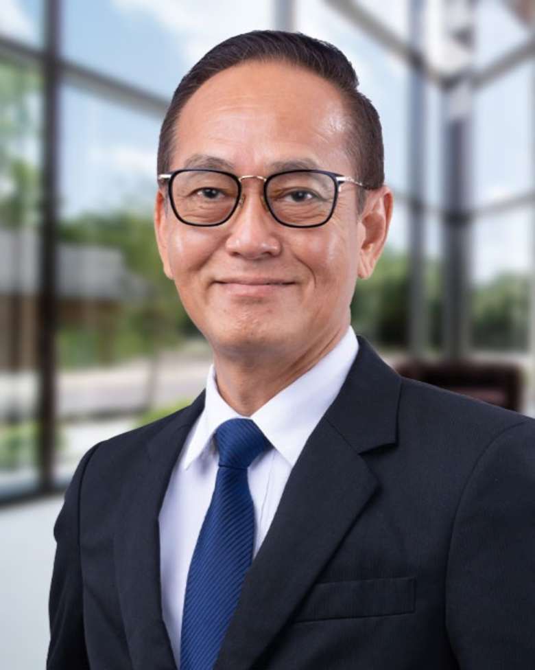 Portrait of KL Eng, Capital Markets at JLL in Kuala Lumpur