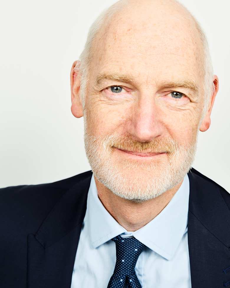 Portrait of Neil Lipscomb, Senior Director, European Retail Capital Markets at JLL in London