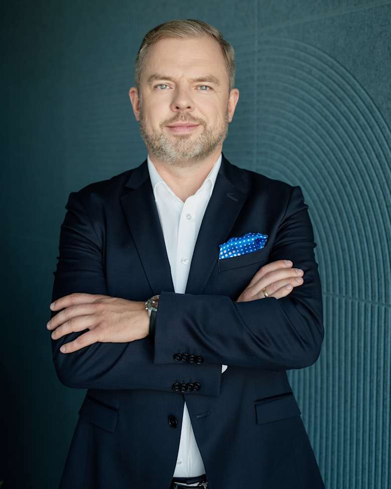 Portrait of Marcin Sulewski, Head of Office Investment at JLL in Warsaw