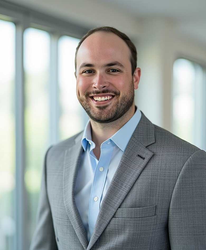 Portrait of Jonathan Sampson, Transaction Manager at JLL in Pittsburgh