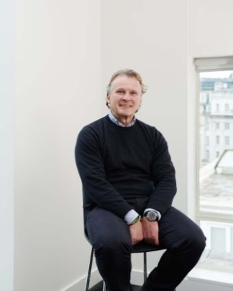 Portrait of Simon Hodson, Director, Capital Markets at JLL in London