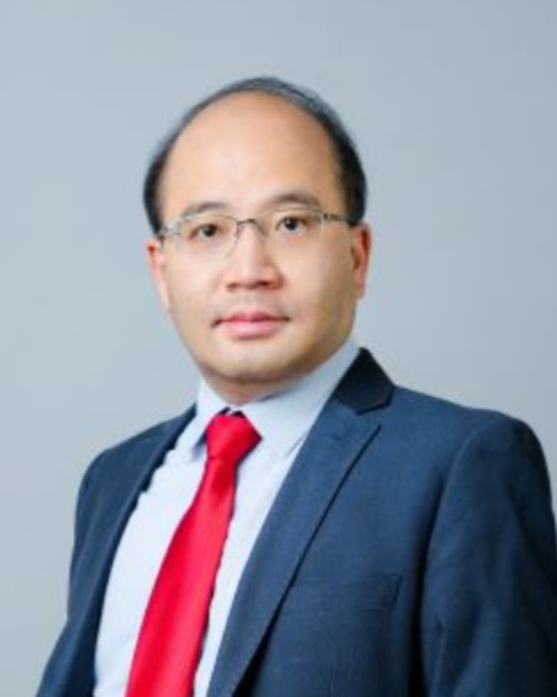 Portrait of Raymond Wong, Senior Director at JLL in Hong Kong