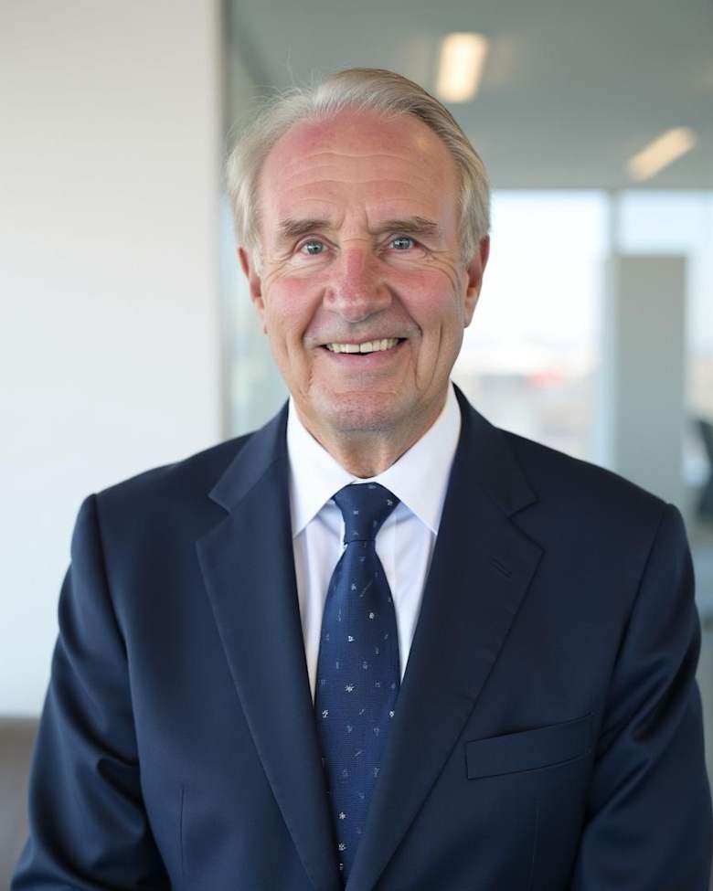 Portrait of Pat McDowell, Senior Managing Director at JLL in Fort Worth