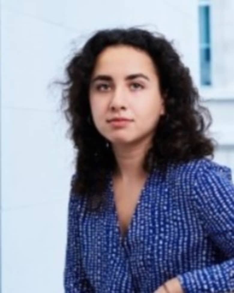 Portrait of Donya Lotfi-Pour, Surveyor – Science & Innovation Agency at JLL in London