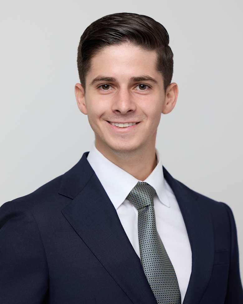 Portrait of Thomas Pizzonia, Executive, Retail Leasing - TAM at JLL in Sydney