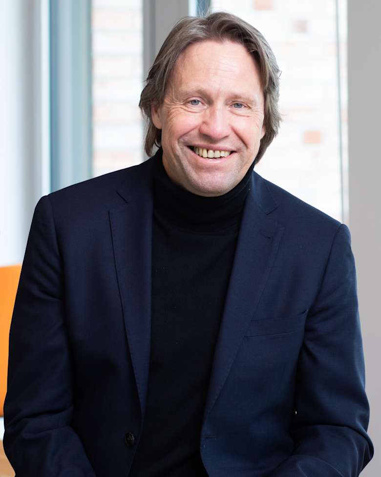 Portrait of Robert Wohlleben, Lead Project & Development Services Region North at JLL in Hamburg