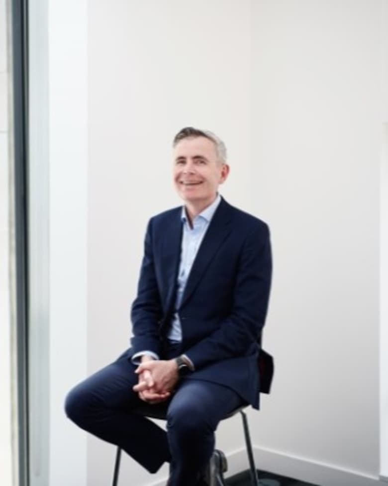 Portrait of Geraint Thomas, Executive Director, Legal Counsel at JLL in London