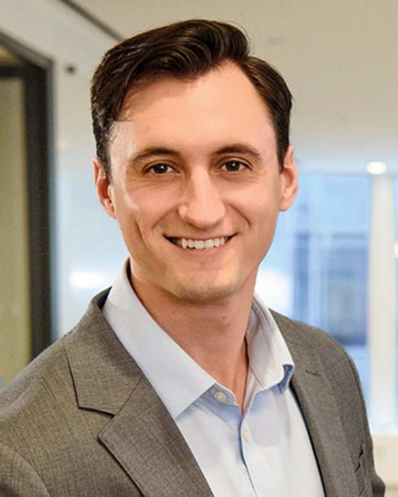 Portrait of Andrew Karlovich, Vice President, Sustainable Brokerage at JLL in New York
