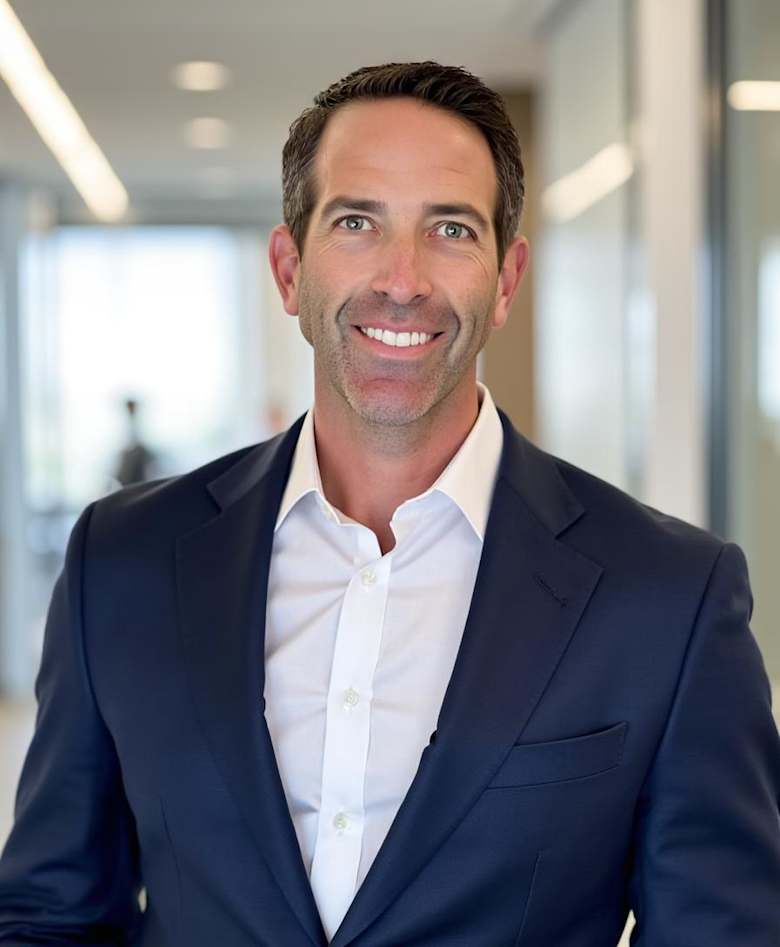 Portrait of Doug Seale, Managing Director at JLL in Vienna