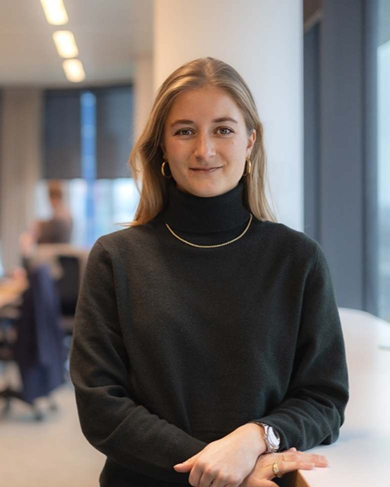 Portrait of Emelie Sellmeijer, Consultant - Tenant Representation at JLL in Amsterdam