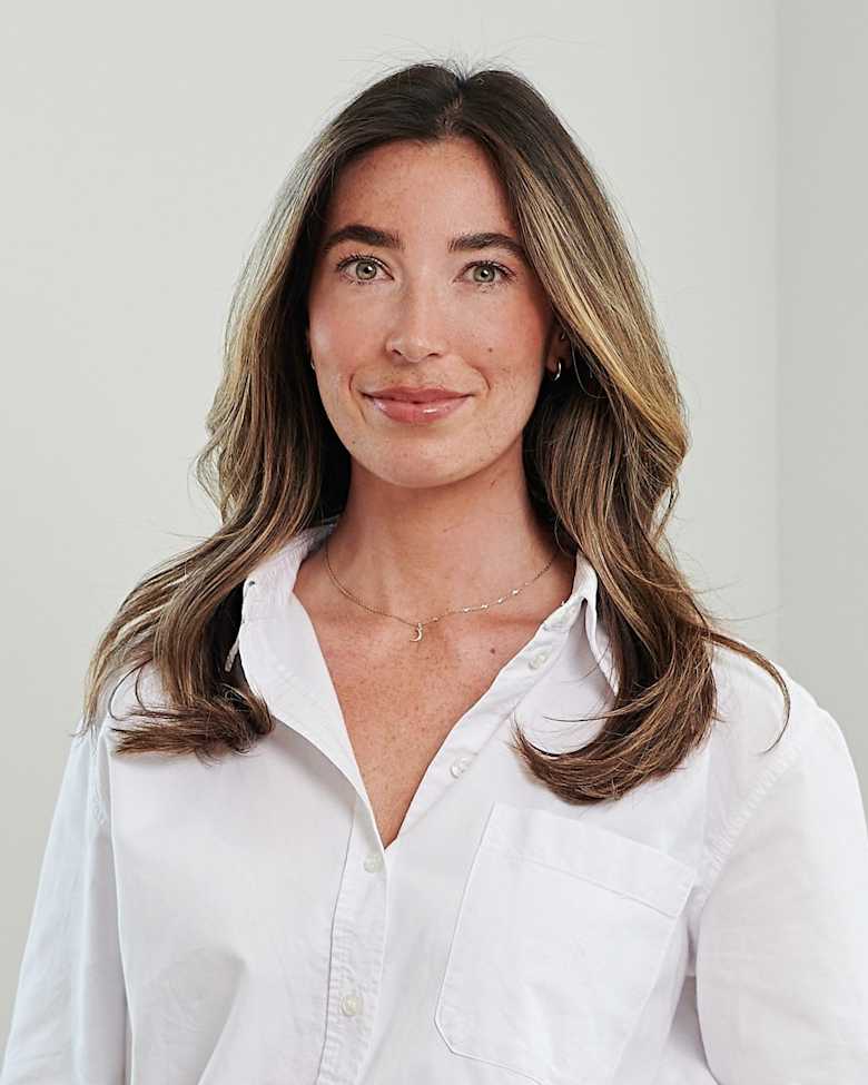 Portrait of Shannon Johns, Associate at JLL in Bristol