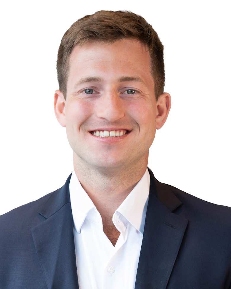 Portrait of William McCormack, Senior Director, Capital Markets at JLL in Chicago