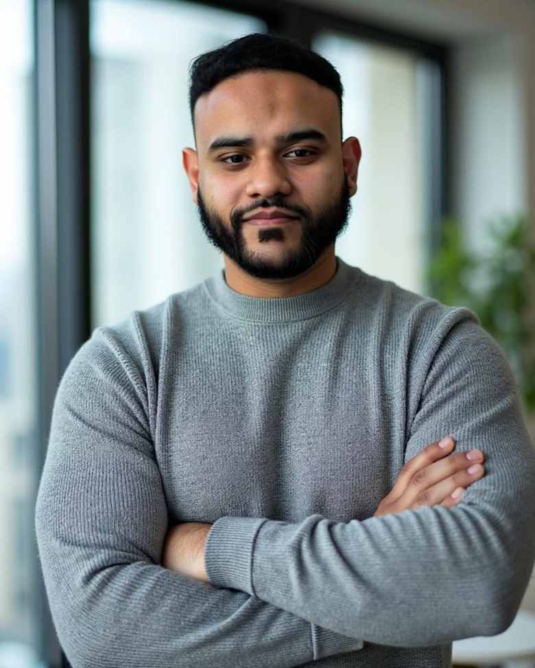 Portrait of Mohammed Ahmed, Assistant Surveyor - Building Surveying at JLL in Birmingham