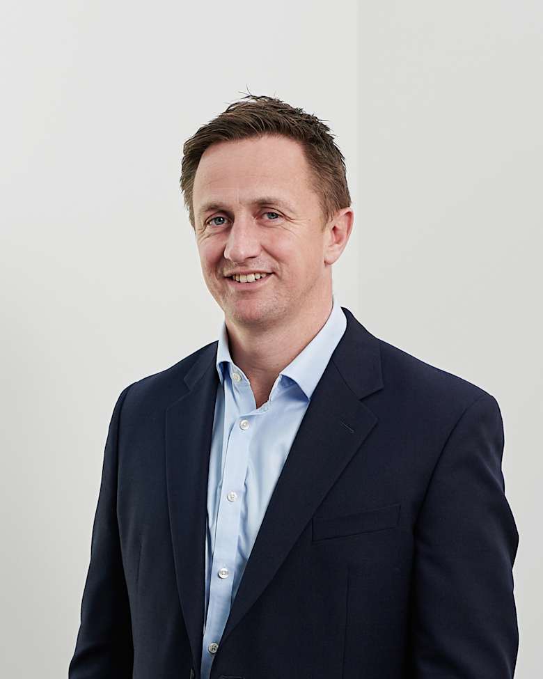 Portrait of Daniel Gaunt, Senior Director, Investment Sales & Acquisitions at JLL in London