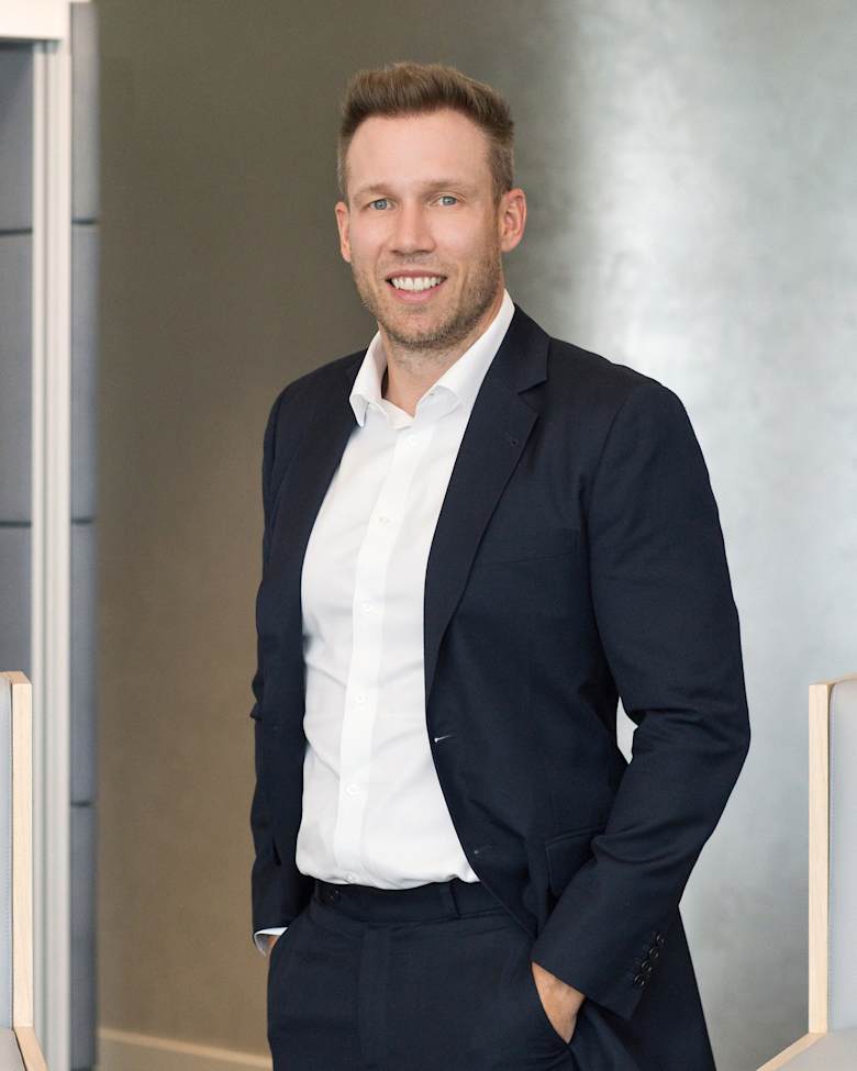Portrait of Paul Ludlam, Head of Fit Out UAE, Project & Development Services at JLL in Dubai