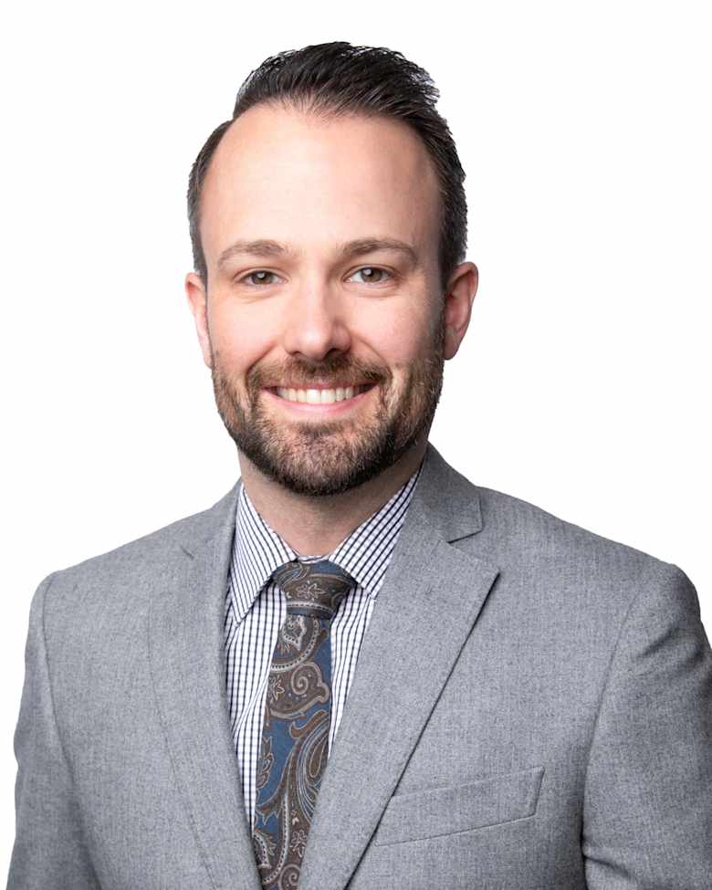 Détail d'une façade d'immeuble faite de blocs de pierre