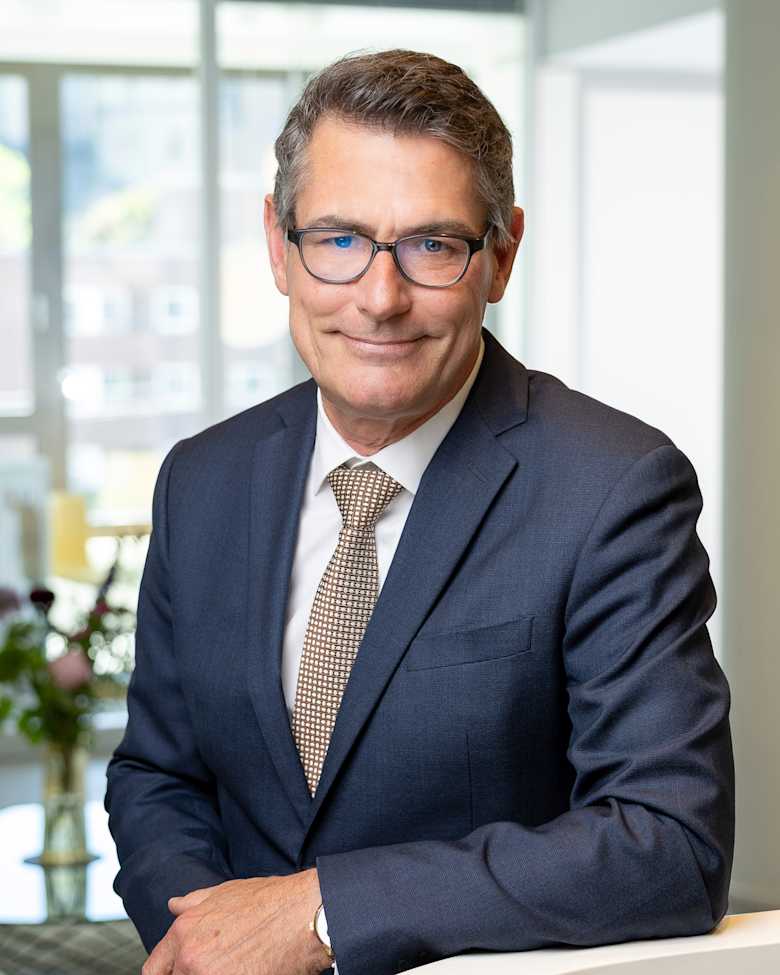Portrait of Knut Kirchhoff, Regional Manager Cologne & Executive Director Leasing Advisory at JLL in Cologne