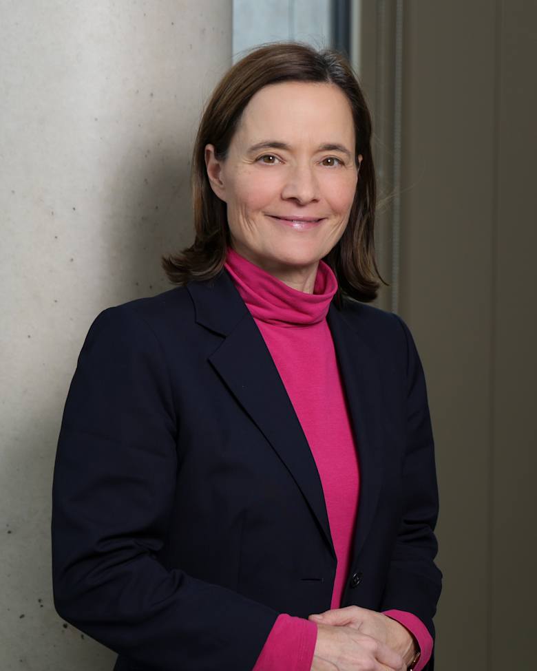 Portrait of Alexandra Pabst, Head of Workplace Management - DACH at JLL in Berlin
