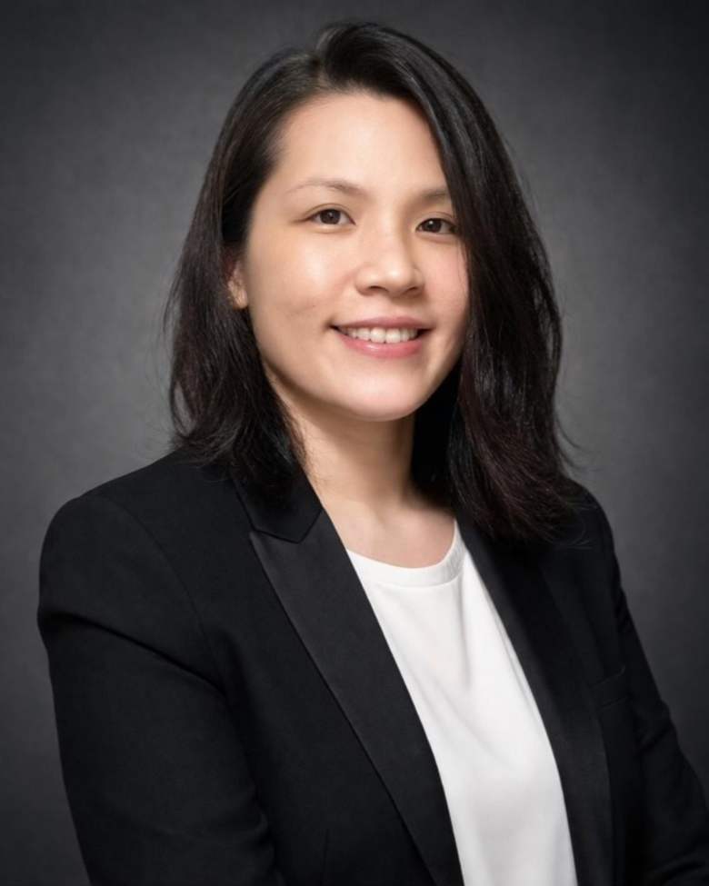 Portrait of Shimin Lim, Client Growth & Technology Sales Director at JLL in Singapore