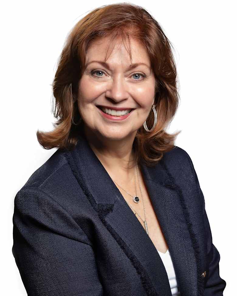 Portrait of Vicki Robinson, Executive Vice President at JLL in Phoenix