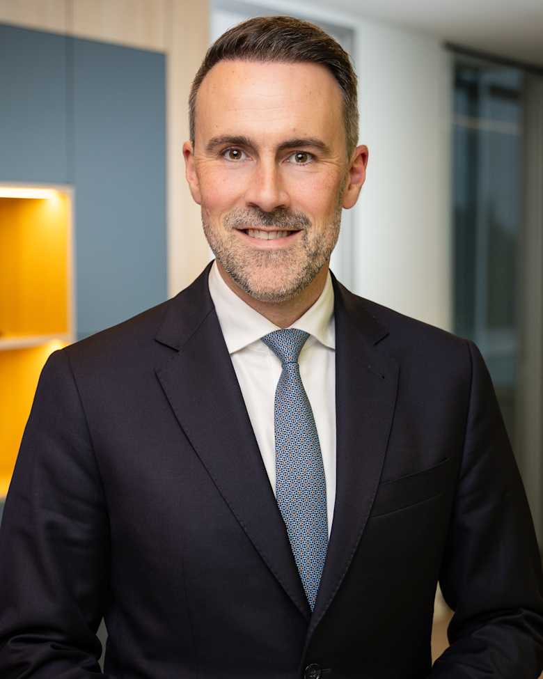 Portrait of Miguel Rodriguez Thielen MRICS, Head of Office Leasing Germany at JLL in Cologne